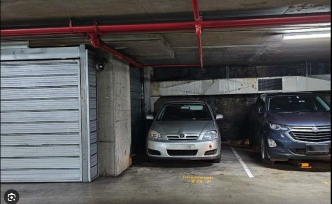Parking Spot in Kings Cross / Potts Point