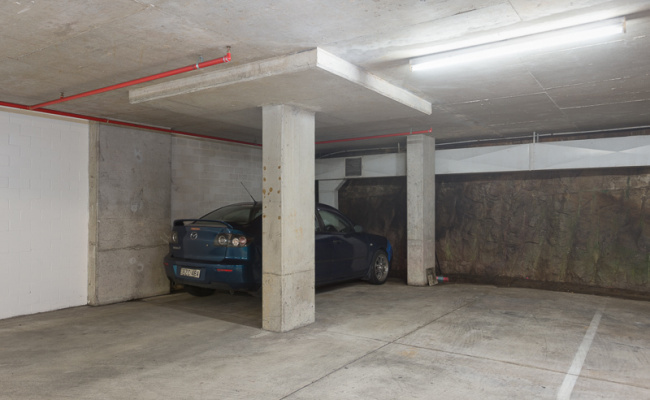 Secure Parking - 33 Bayswater Rd Potts Point - Ground Level, 24hr access, close to train station