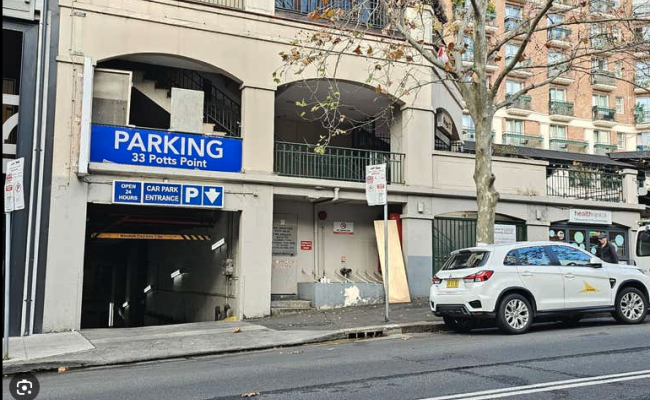 Parking Spot in Kings Cross / Potts Point