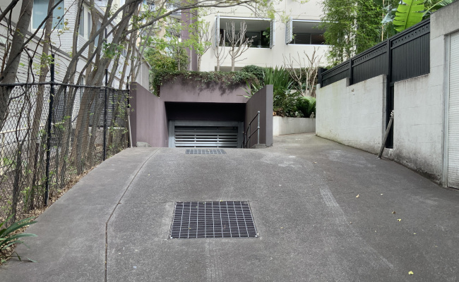 Great secured parking space in Rushcutters Bay