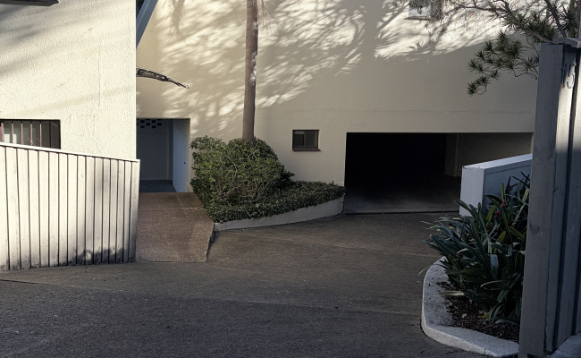 Convenient Carport 5 minute walk to Wollstonecraft Station