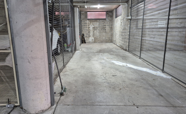 Lock up garage parking on Belmont Street in Sutherland