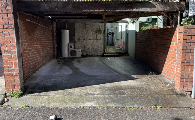Close to Central Station double car space for rent