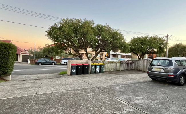 Belmore - Safe Outdoor Car Park Spot close to Lakemba