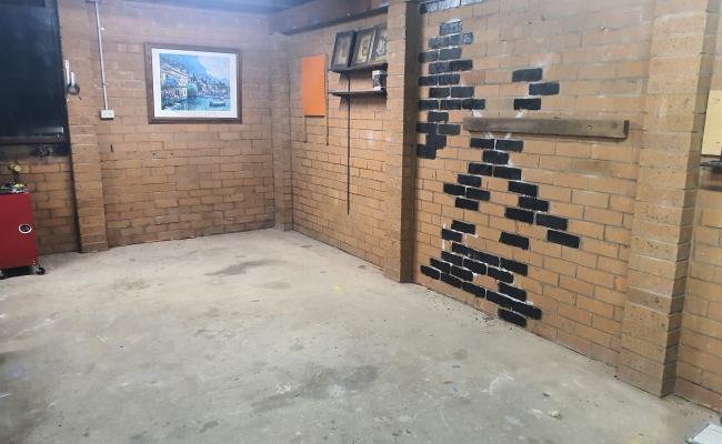 Great short term and long term parking space. Real residential  safe locked garage.
