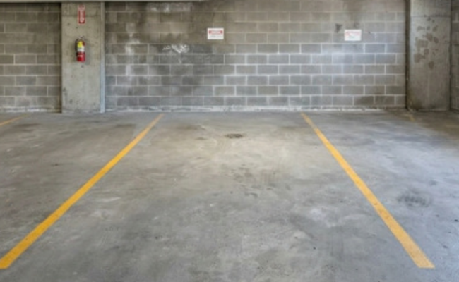 Near Victoria Cross station cozy north sydney parkspace