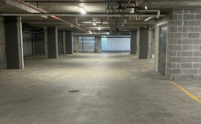 Near Victoria Cross station cozy north sydney parkspace