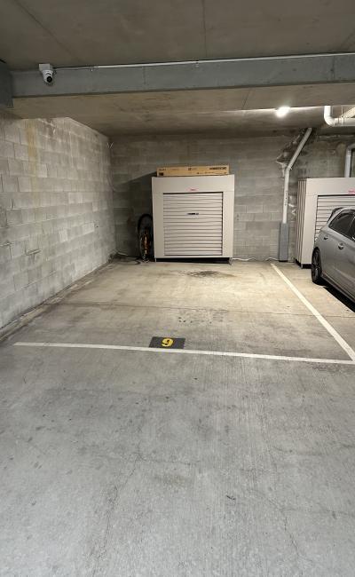Secure parking space in Spring Hill, close to CBD