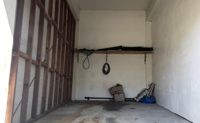 Lock up garage