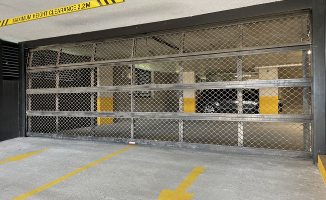 Wolli Creek - Secure Indoor Parking near Train Station and International Airport