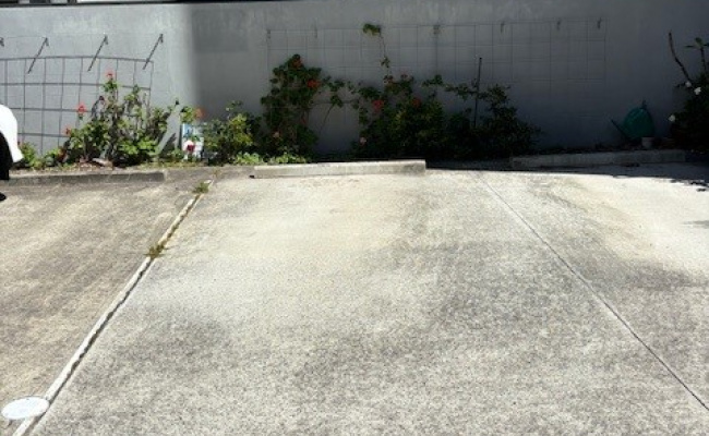 Bondi - Safe Open Car Space near Shopping Centre and the Beach 