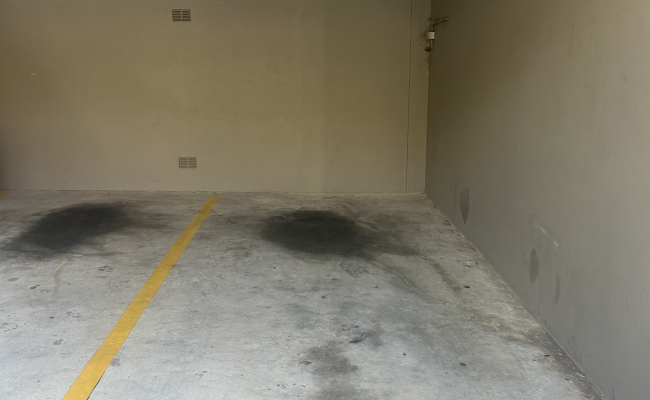 Undercover Space Close to 1 min from Bondi Beach & Bondi Road!