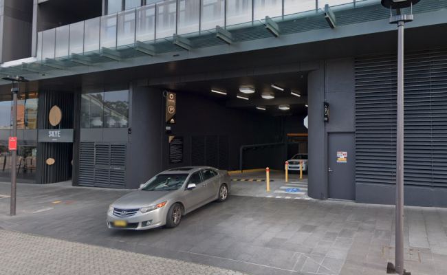 Infinity Square Undercover Carspace Available - Green Square Station