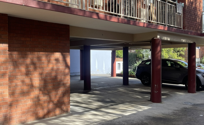Great location close to Westfield, Bondi Road, 10 minutes walking to Bondi Junction Train Station