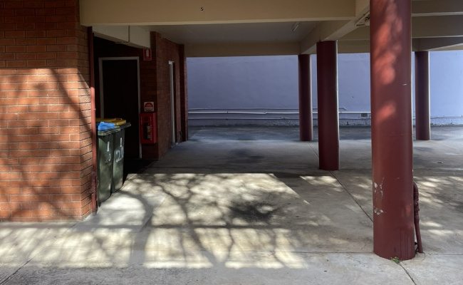 Great location close to Westfield, Bondi Road, 10 minutes walking to Bondi Junction Train Station