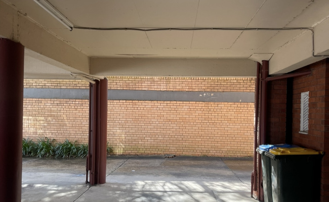 Great location close to Westfield, Bondi Road, 10 minutes walking to Bondi Junction Train Station