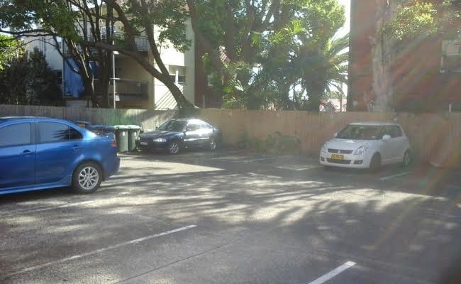 Parking lot in Bondi Junction (2' from Westfield)