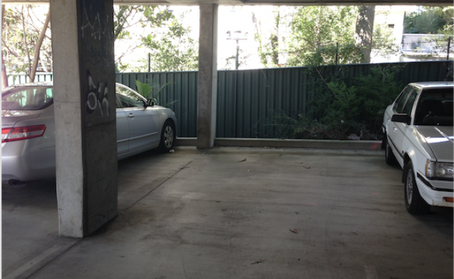 Brisbane - Great Undercover Parking Near St Andrew's War Memorial Hospital #6