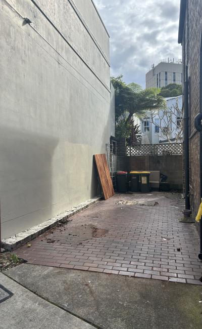 Secure Parking Space in Centre of Darlinghurst! Close to CBD and Local Transport!
