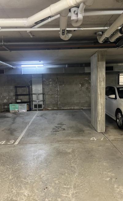South Brisbane - Secure Undercover Parking Near Train Station