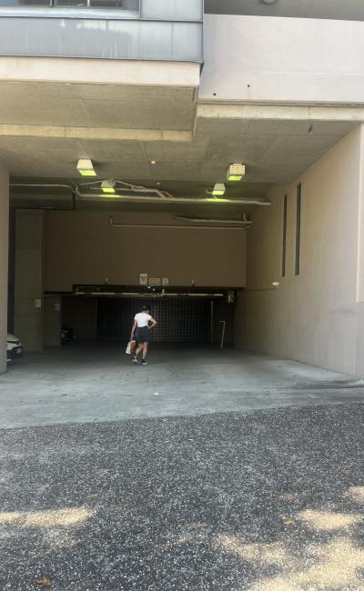 South Brisbane - Secure Undercover Parking Near Train Station