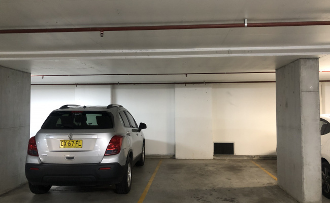 Roseville indoor parking , Short or Long term