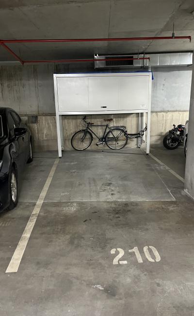 South Bris/Go Btwn Bridge indoor parking space