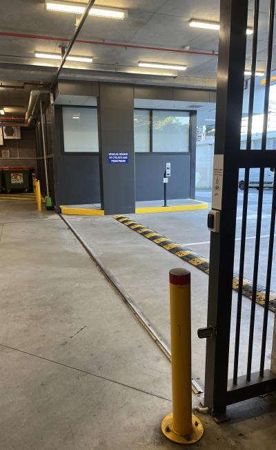 South Bris/Go Btwn Bridge indoor parking space