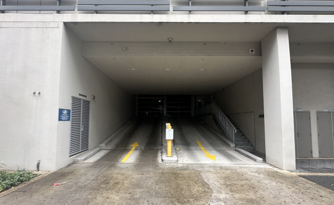 EXTREME convenience Mascot Parking - Under cover and on top of the train station #2