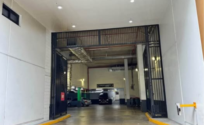 Airport parking-Mascot Spectrum Building
