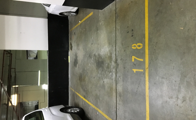 Meriton apartment underground car space in waterloo/zetland