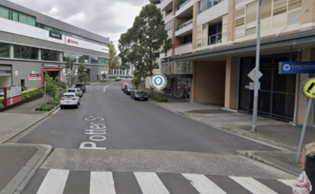 Secure parking space on Bourke street available