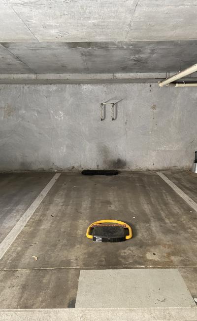 Carlton/City Edge Undercover secure parking. Near Universities and Victoria Market