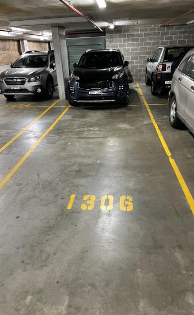Pyrmont undercover garage. TANDEM PARKING