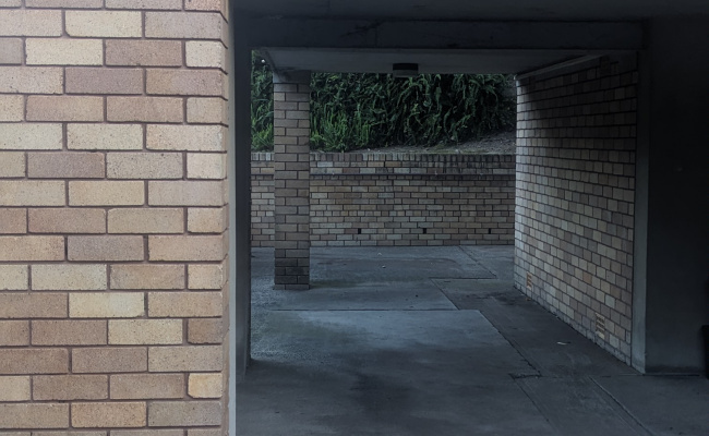 Bray Lane, North Sydney - 800m to North Sydney/Milsons Point