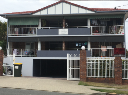 Highgate Hill - Safe Open Car Bay close to City