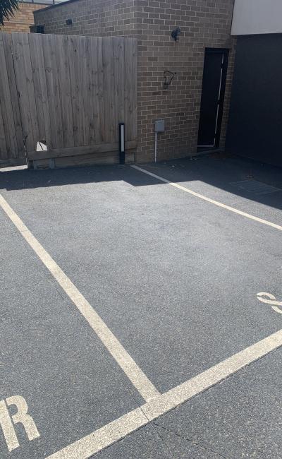 Great parking space near the beach, public transport, and the CBD