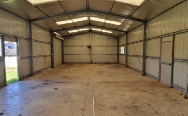 St Marys - 112.5 SQM Warehouse Available for Parking / Storage