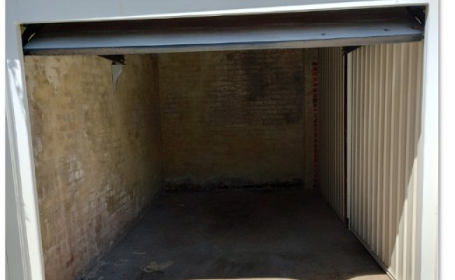 Lock up garage off Broadway in Crawley, available until Dec 2024