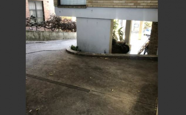 Bronte - Secure Private Parking near Public School