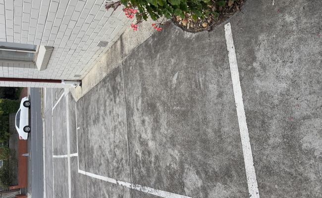 Convenient parking in Brunswick West