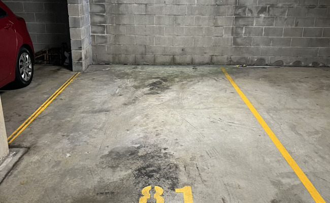 Chippendale - Secure Indoor Parking close to The Notre Dame UNI #2