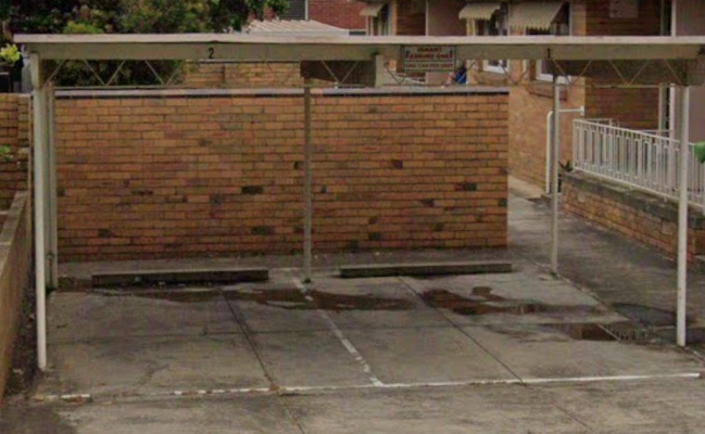Great parking space near Essendon station.