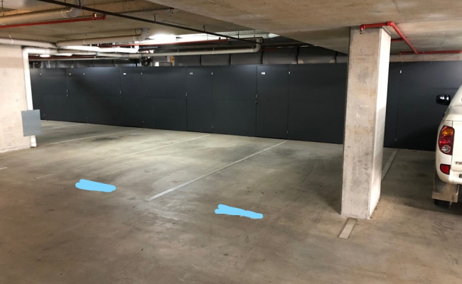 Secure Indoor Parking - 2min to Canberra Centre - 24-7 Access
