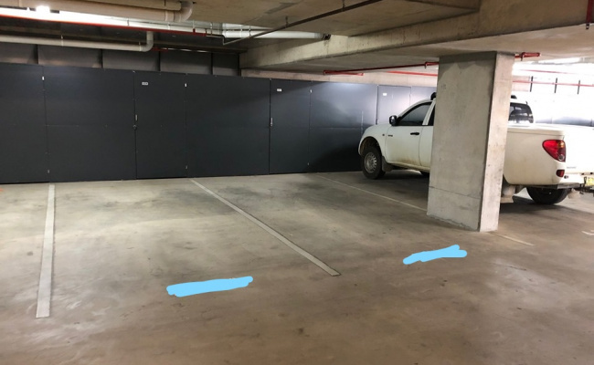 Secure Indoor Parking - 2min to Canberra Centre - 24-7 Access