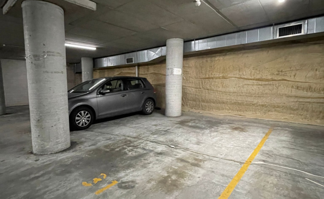 Secured and Great indoor parking space in Bunn street with access key