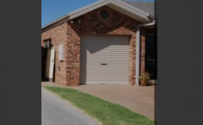 Hillcrest - Secure Garage for Parking/Storage close to Bunnings