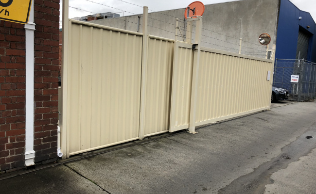Secure Parking Space Hawthorn near Auburn Station