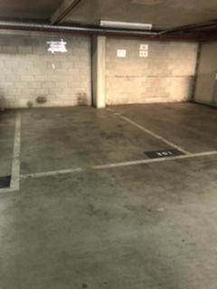 Easy direct undercover secure parking 2 minutes walk to Glenferrie station.1 minute walk Swinburne