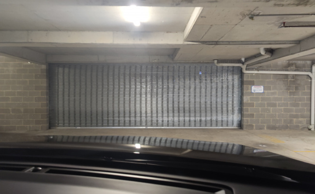 Great secure parking space with cctv in Marsfield